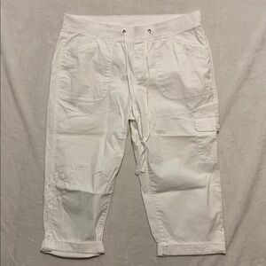 Terra Sky  capris 14W white floral embroidered cargo pocket
